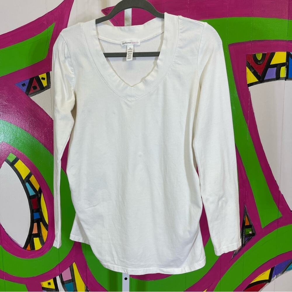 Ambiance Maternity, White V-Neck Long Sleeve Shirt. Size XL. Good used condition
